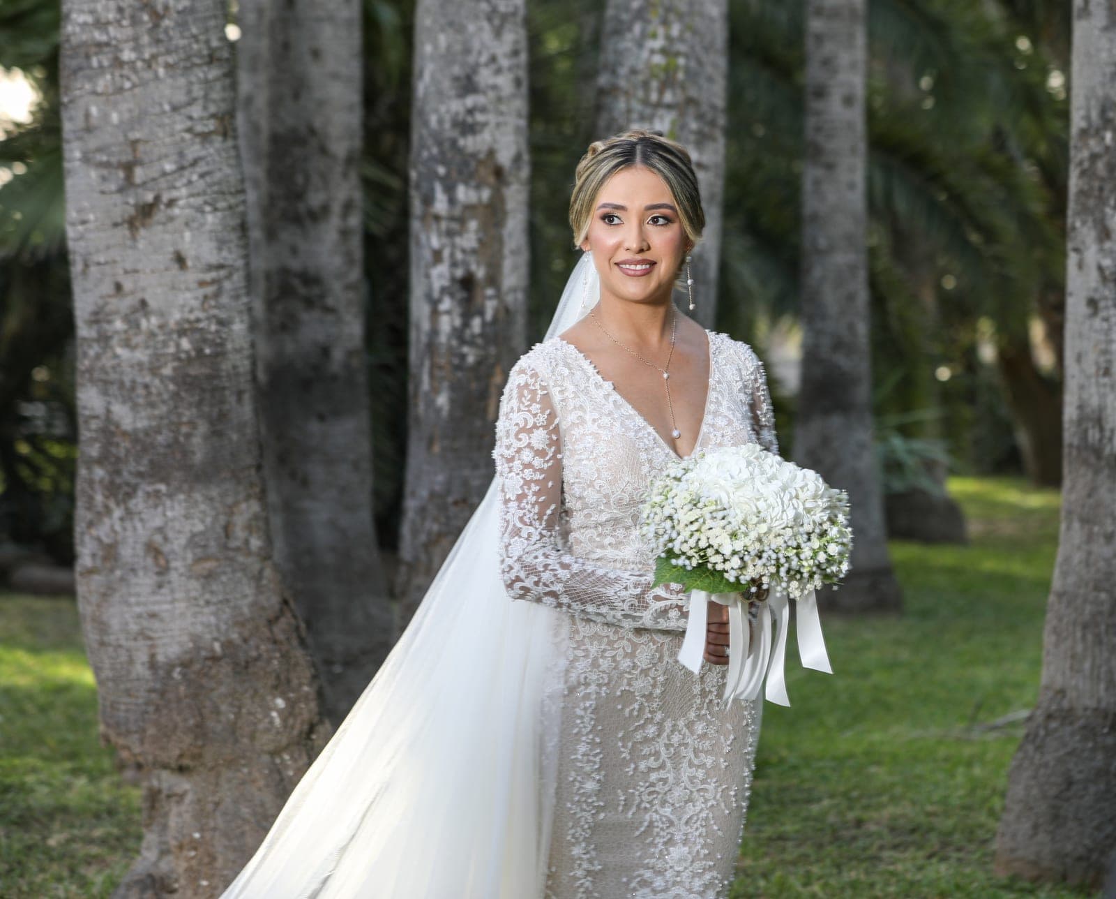 Bride with her bouquet at a Rio Grande Valley wedding